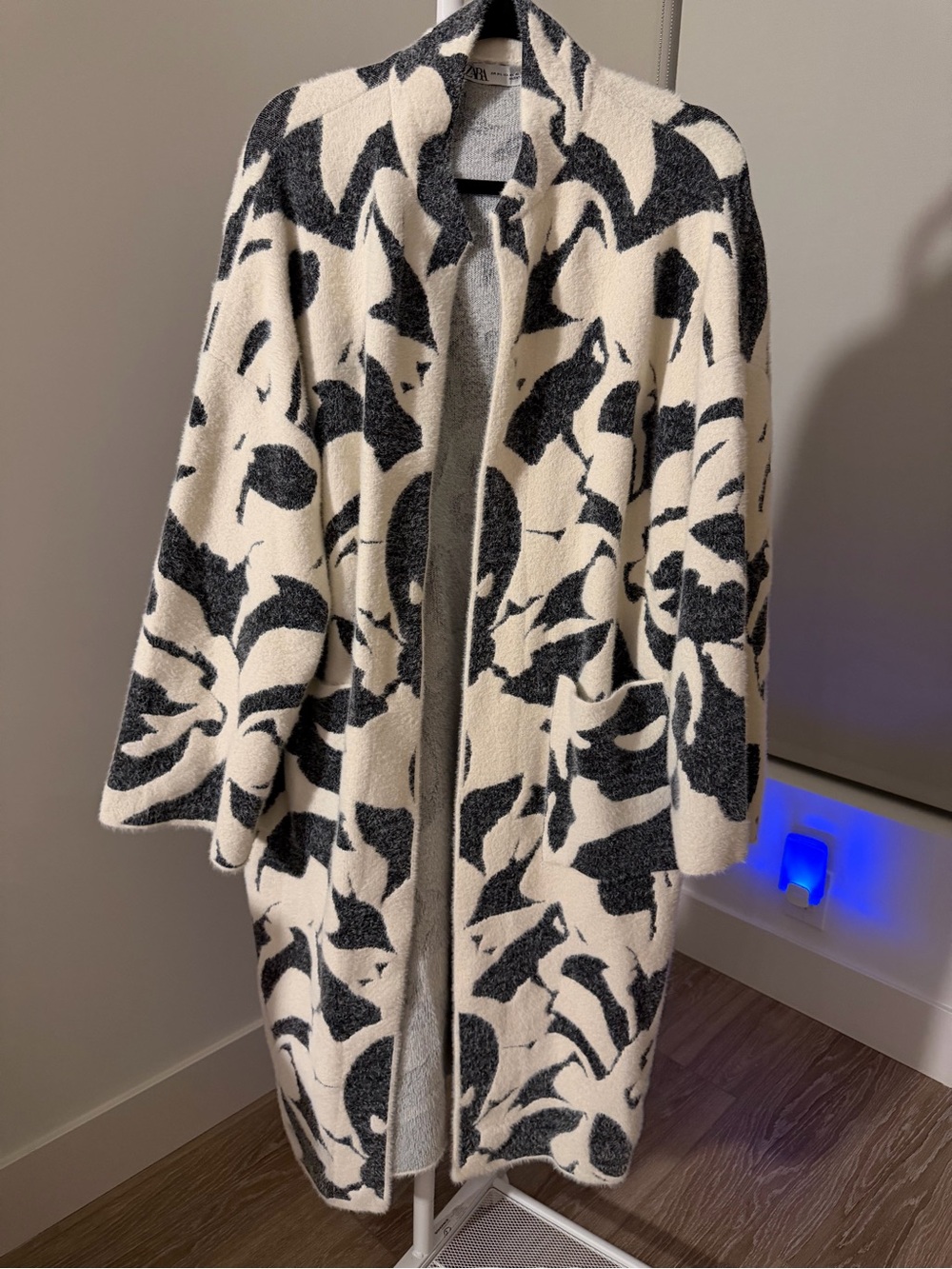 Zara Black & Cream Abstract Open-Front Knit Cardigan
